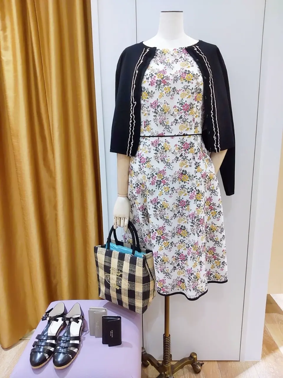  スタッフf コーディネート画像