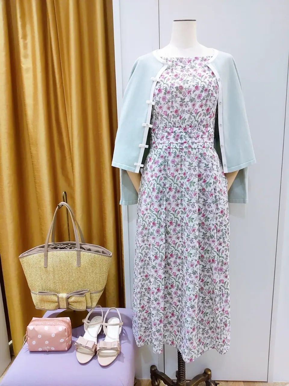  スタッフf コーディネート画像