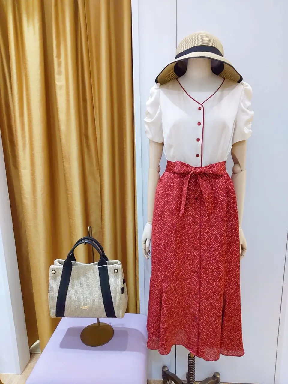  スタッフf コーディネート画像