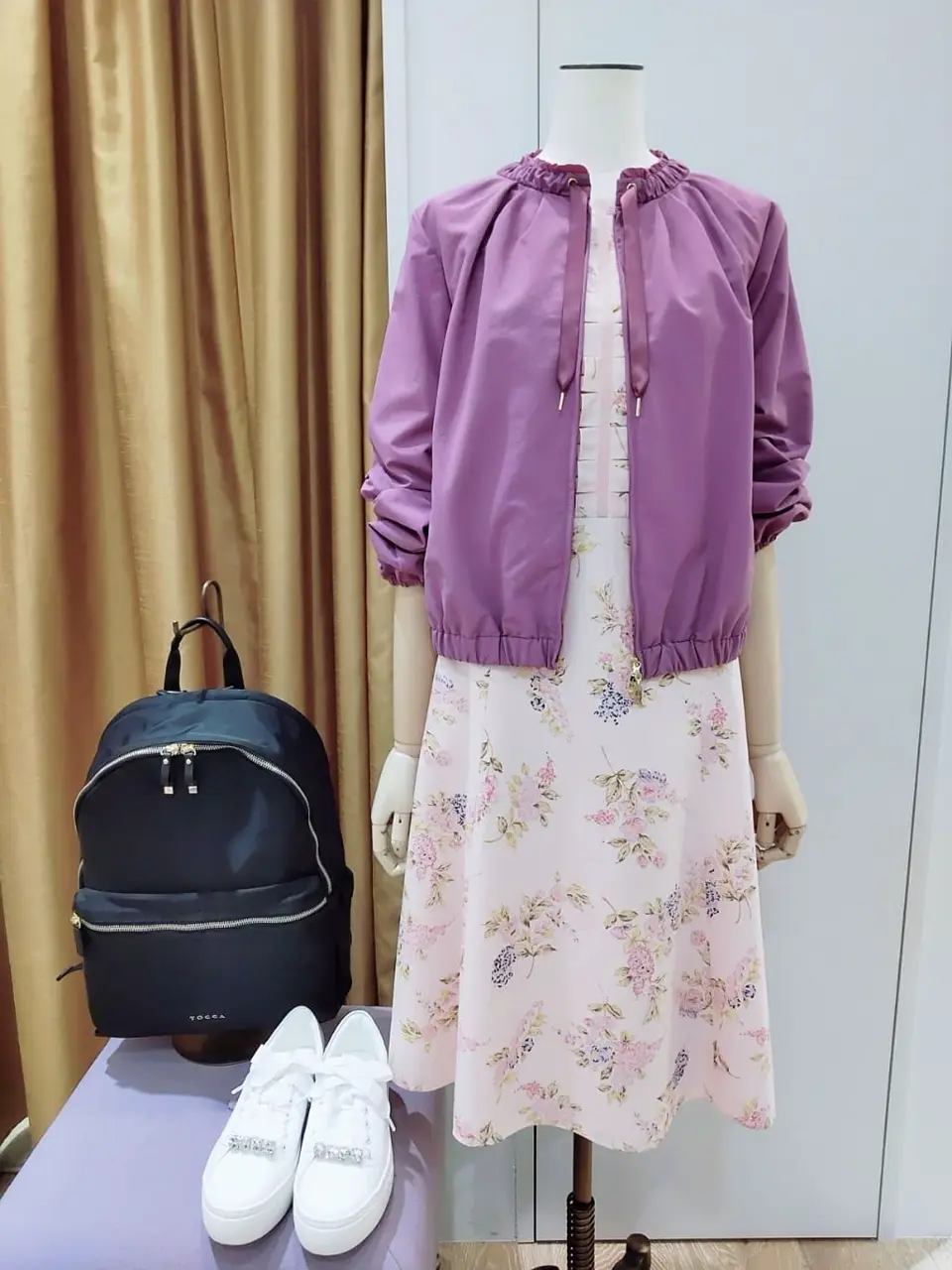  スタッフf コーディネート画像