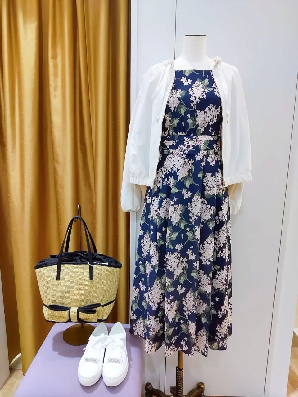  スタッフf コーディネート画像