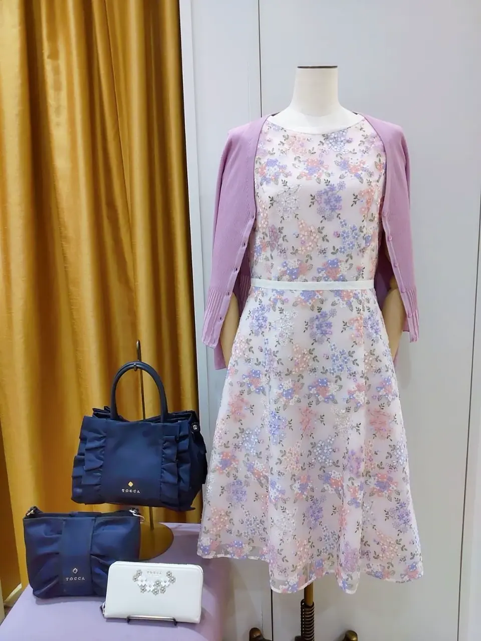  スタッフf コーディネート画像