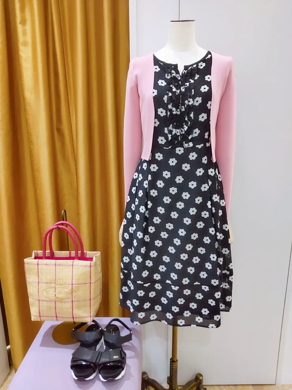  スタッフf コーディネート画像