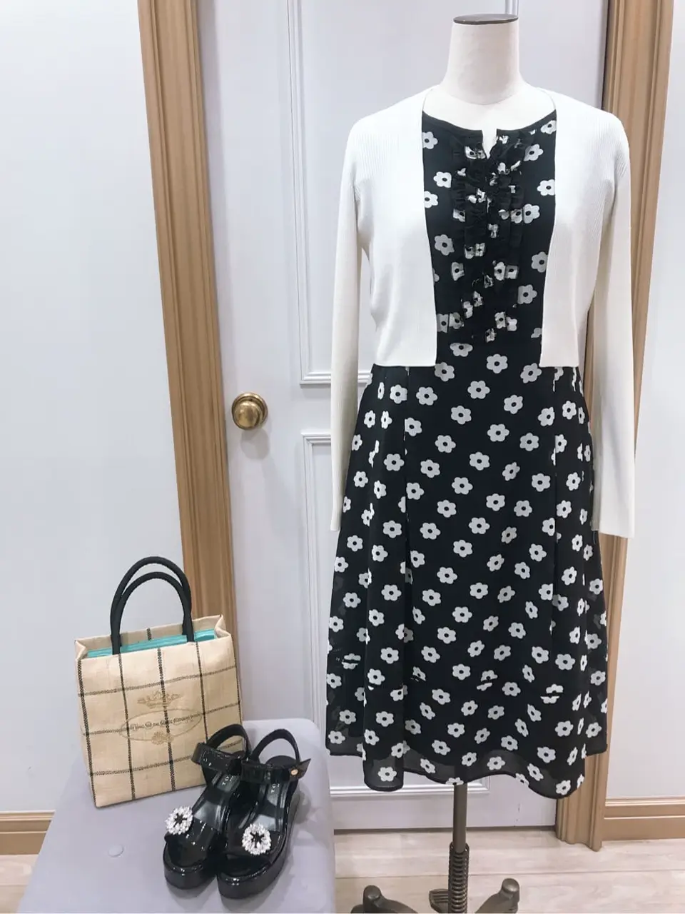 TOCCA スタッフT コーディネート画像