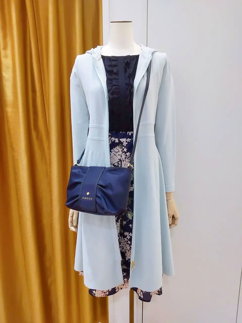  スタッフf コーディネート画像