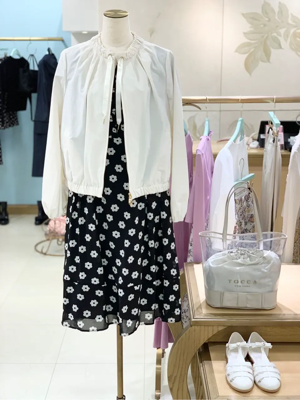  𝓕 コーディネート画像