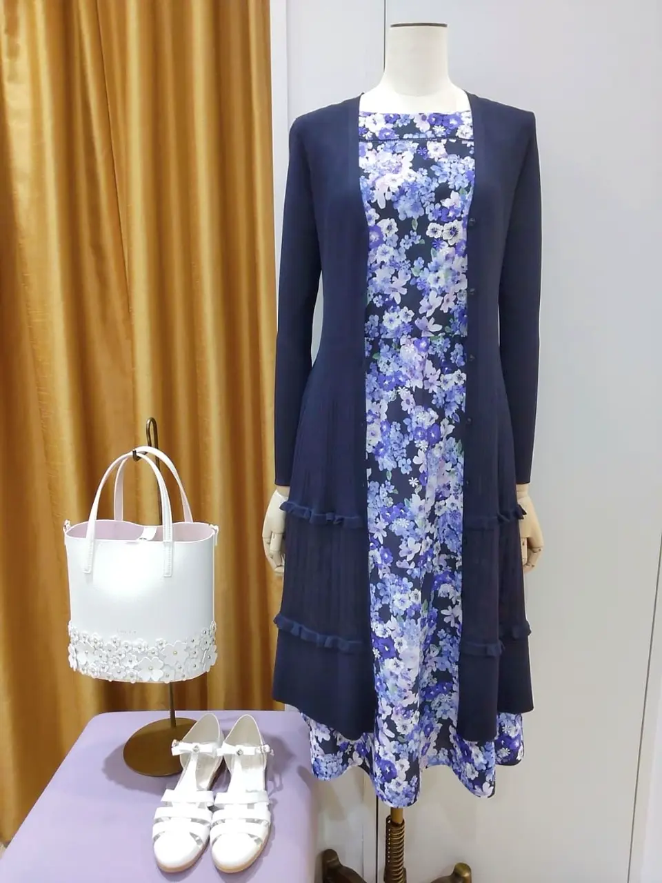  スタッフf コーディネート画像