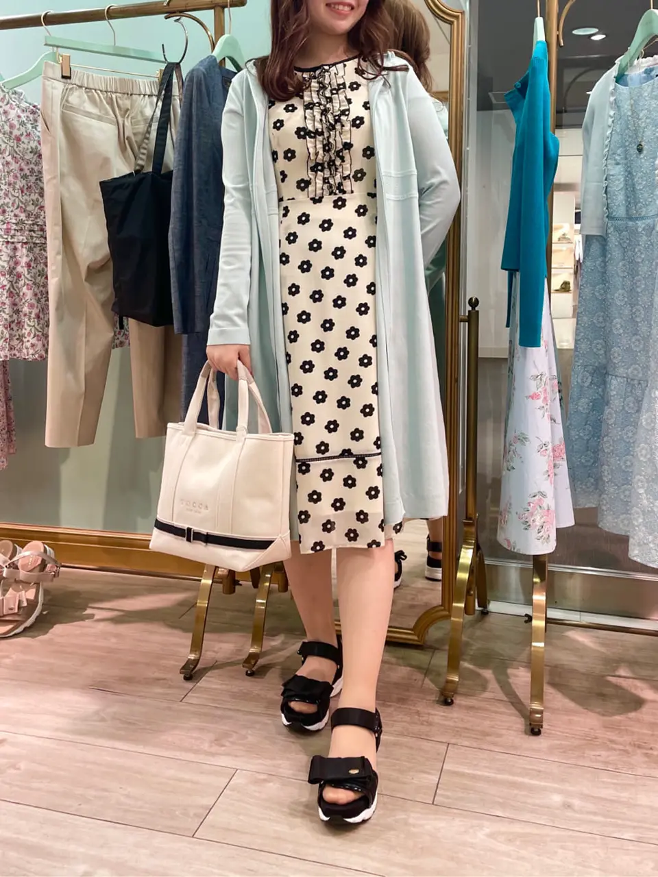  スタッフT コーディネート画像