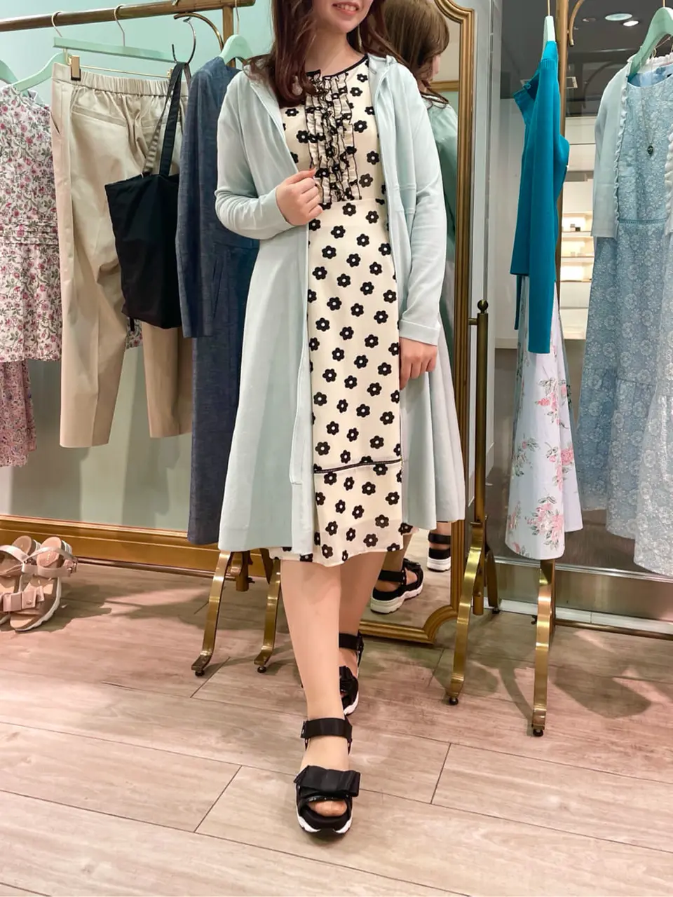 TOCCA スタッフT コーディネート画像