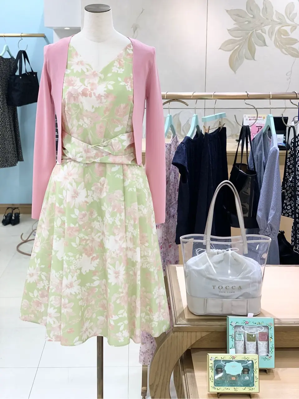  𝓕 コーディネート画像