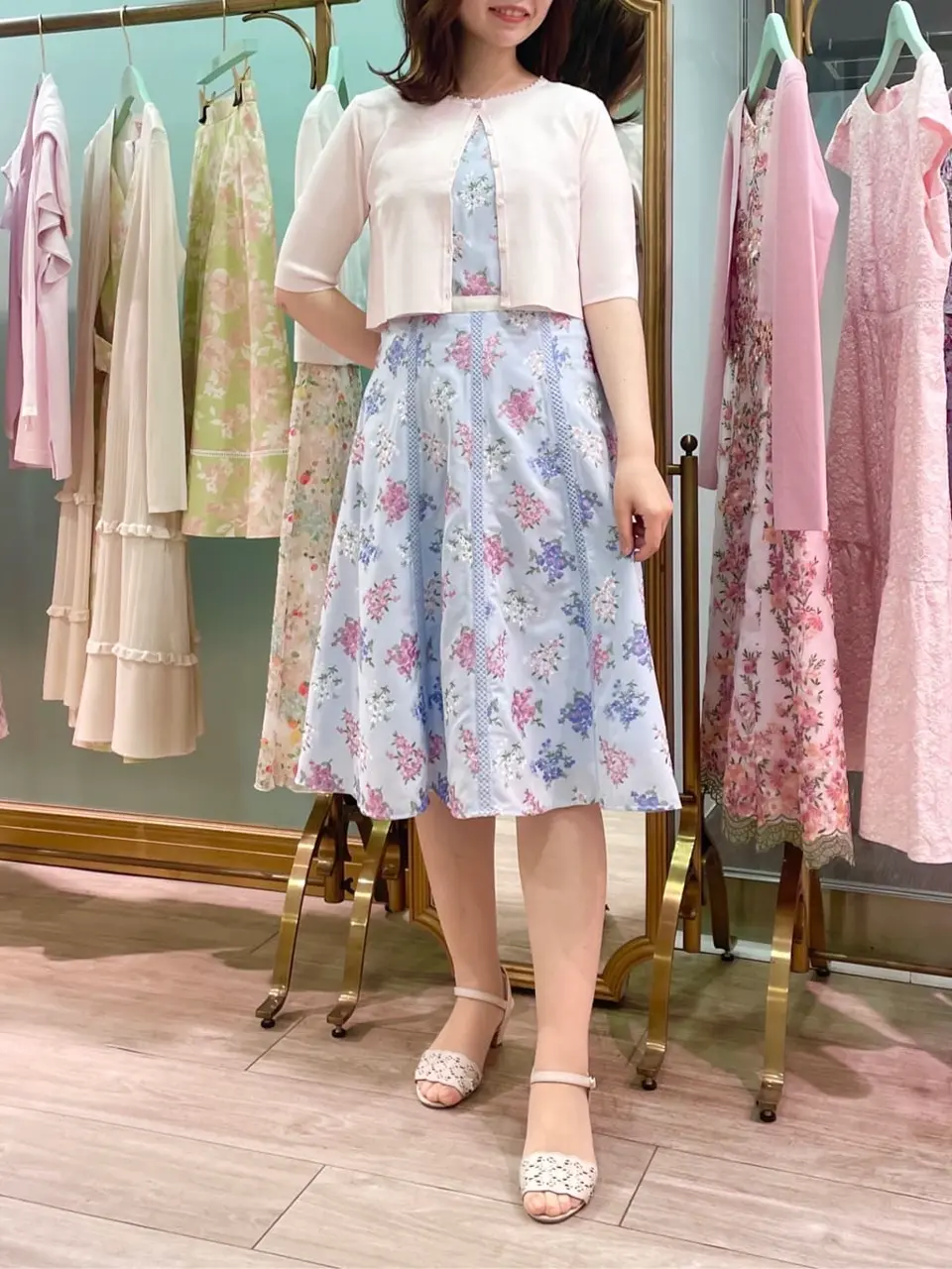 TOCCA スタッフT コーディネート画像