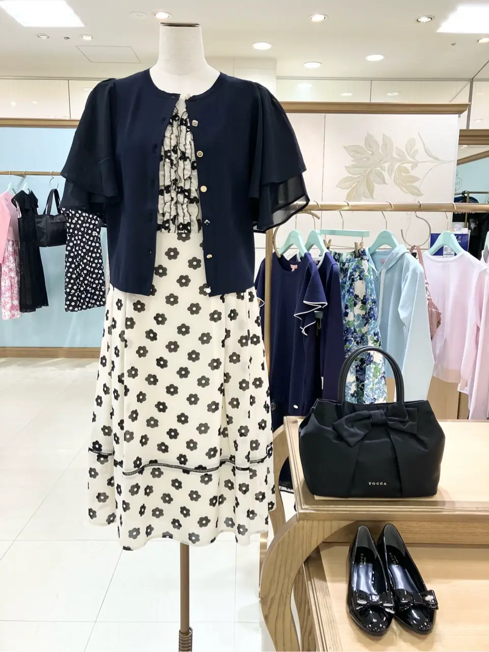  𝓕 コーディネート画像