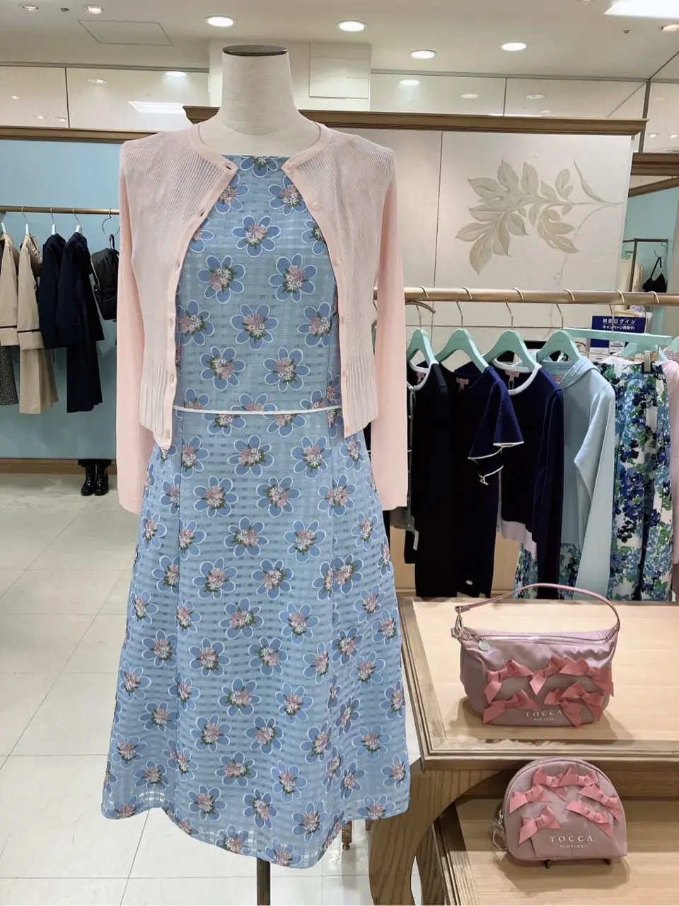  𝓕 コーディネート画像