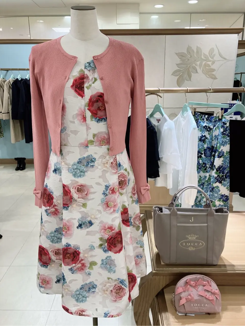  𝓕 コーディネート画像