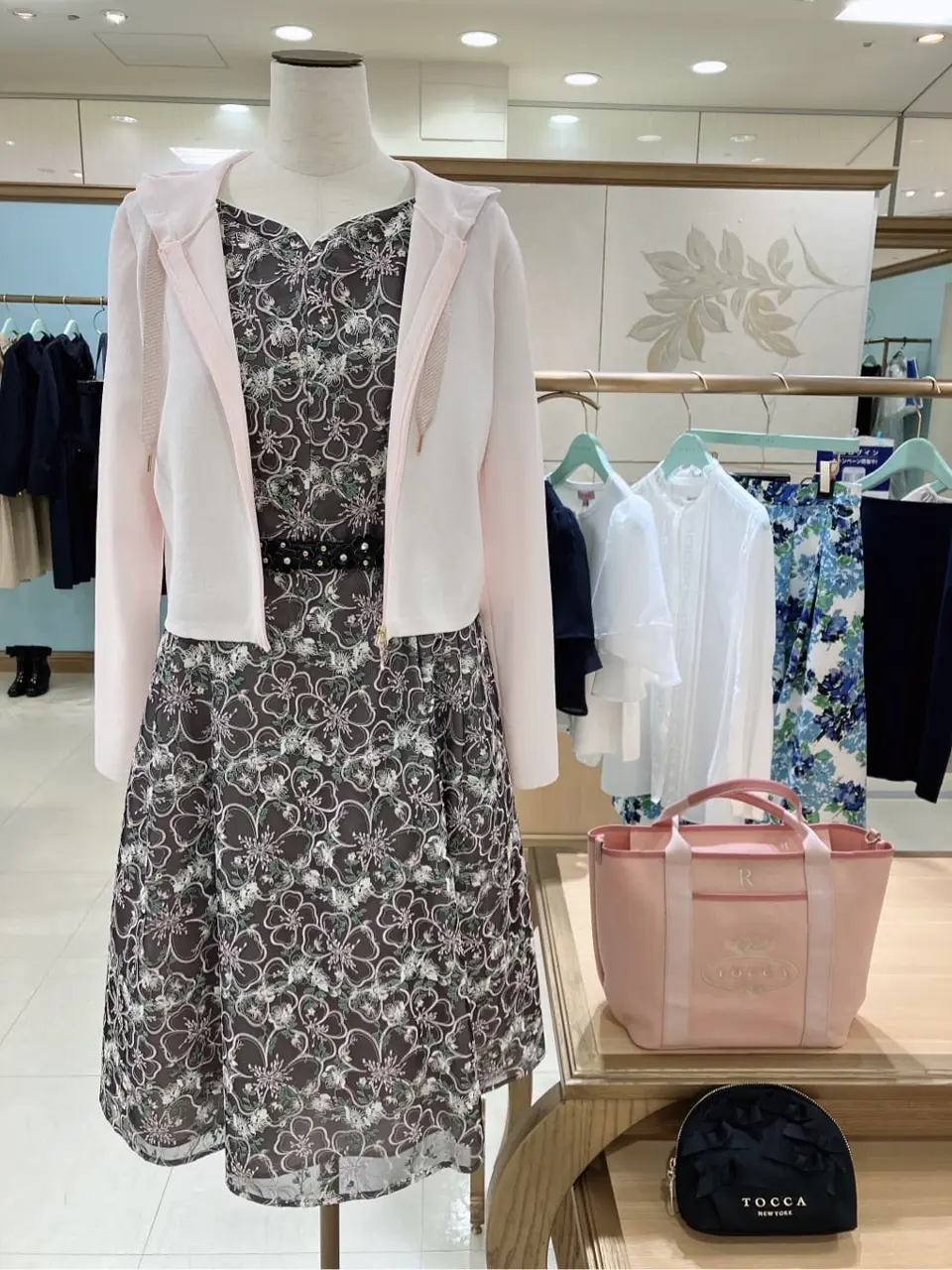  𝓕 コーディネート画像