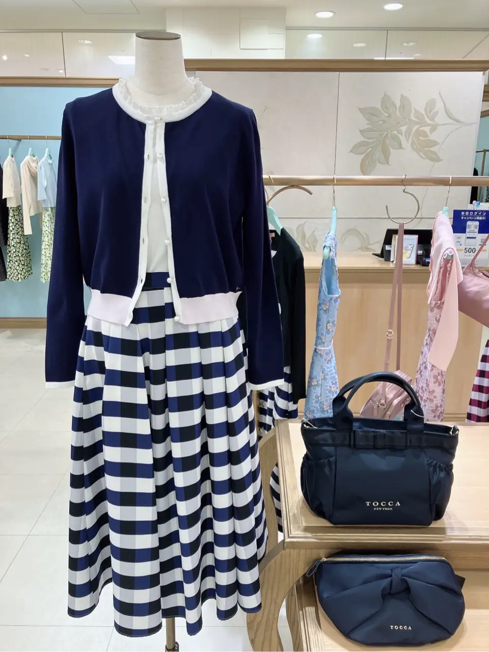  𝓕 コーディネート画像