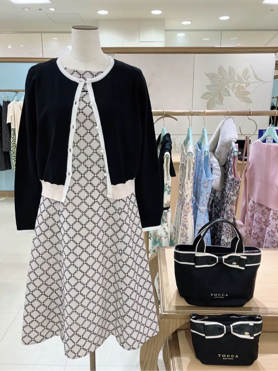  𝓕 コーディネート画像