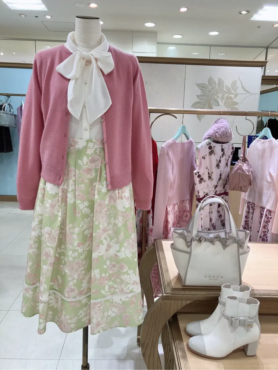  𝓕 コーディネート画像