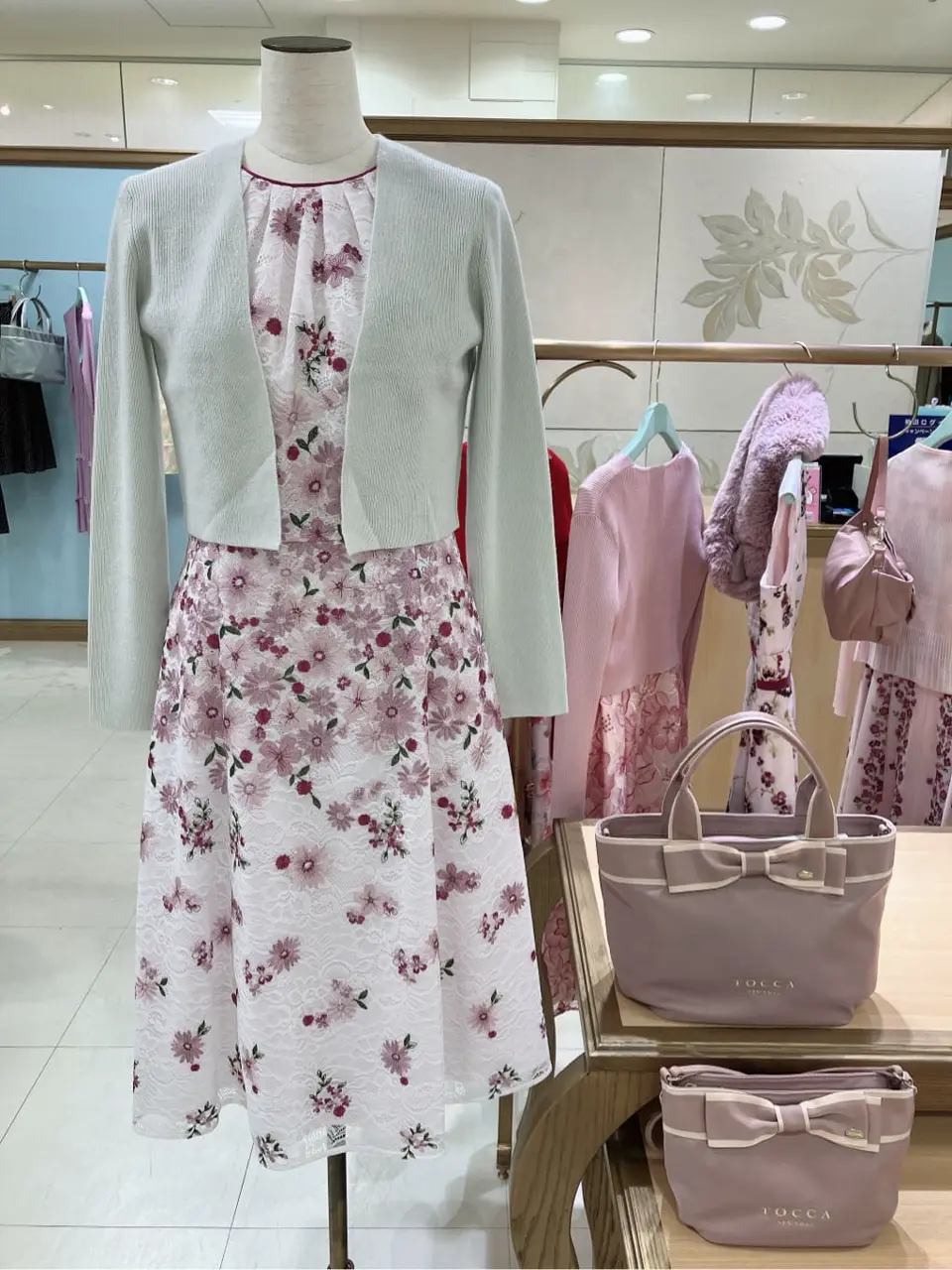  𝓕 コーディネート画像