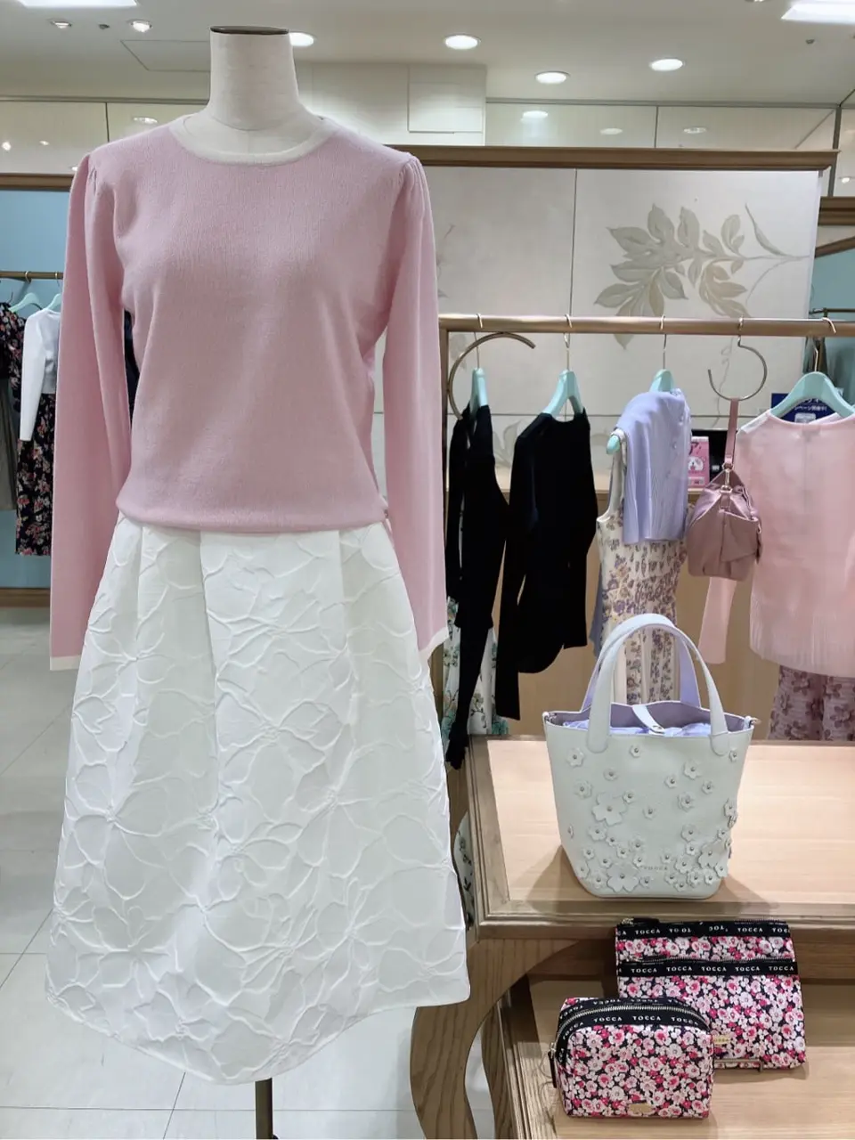  𝓕 コーディネート画像