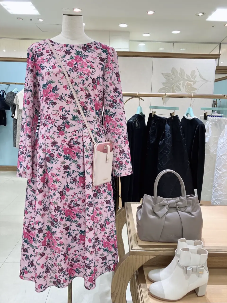  𝓕 コーディネート画像