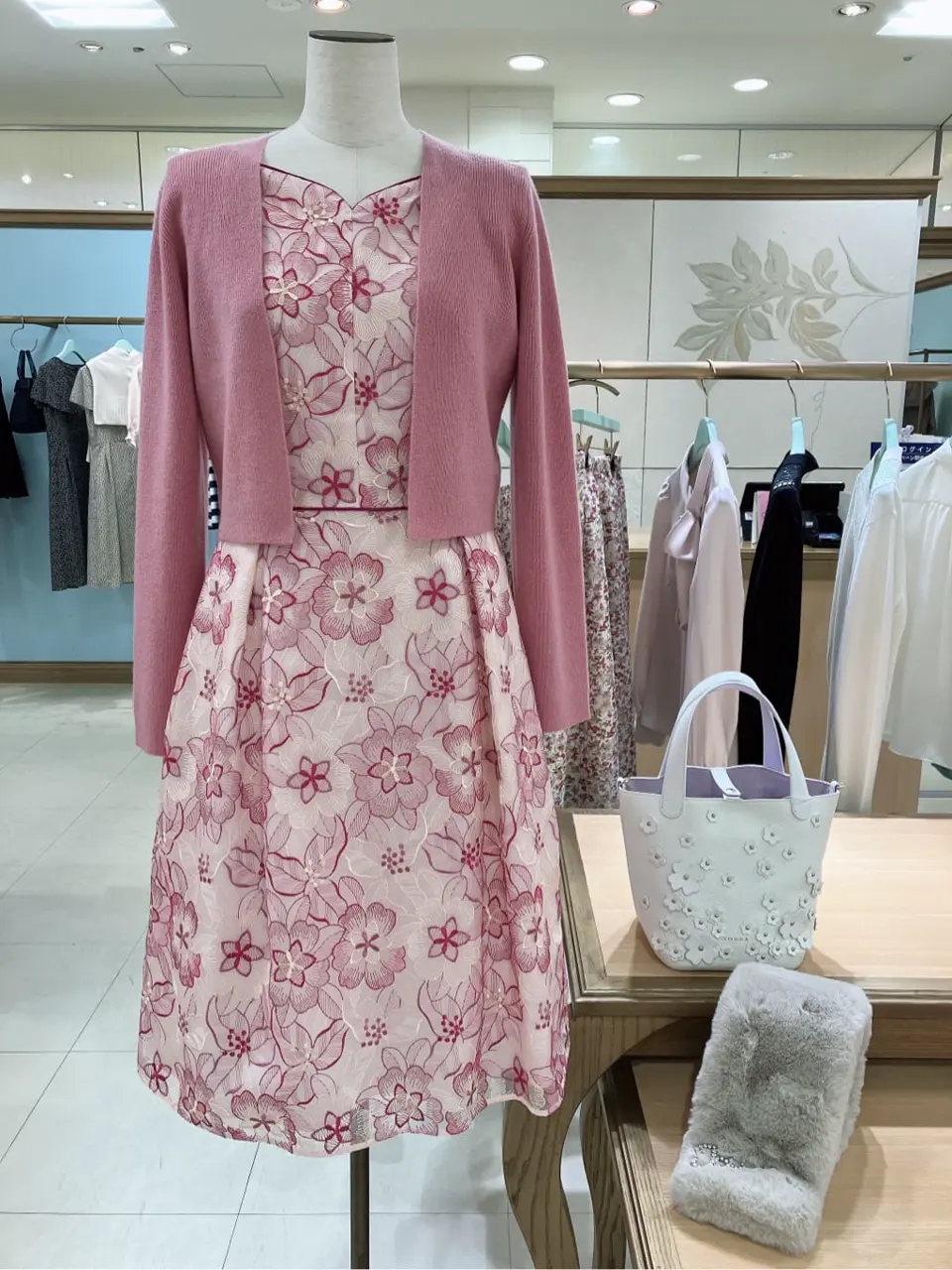  𝓕 コーディネート画像