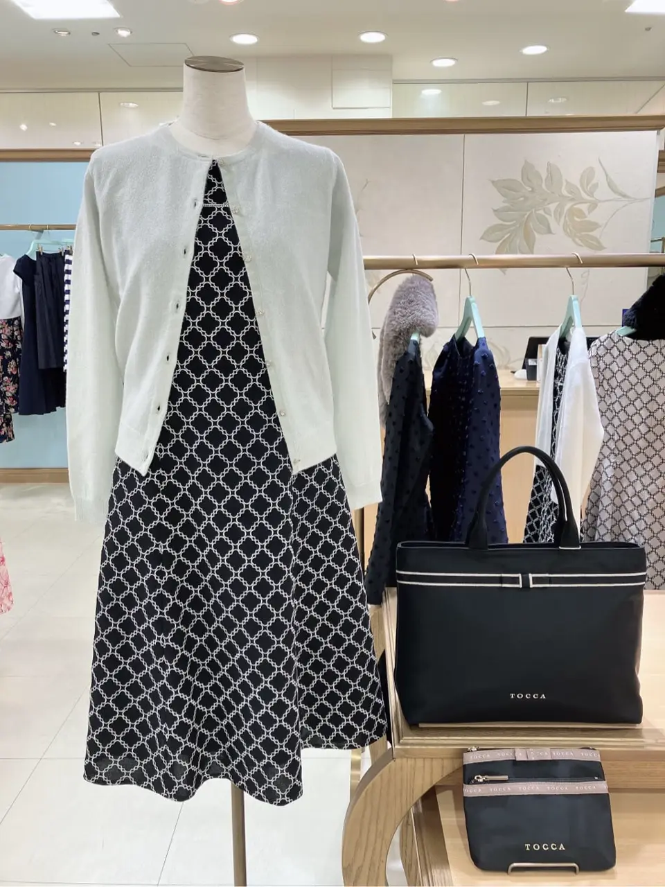  𝓕 コーディネート画像