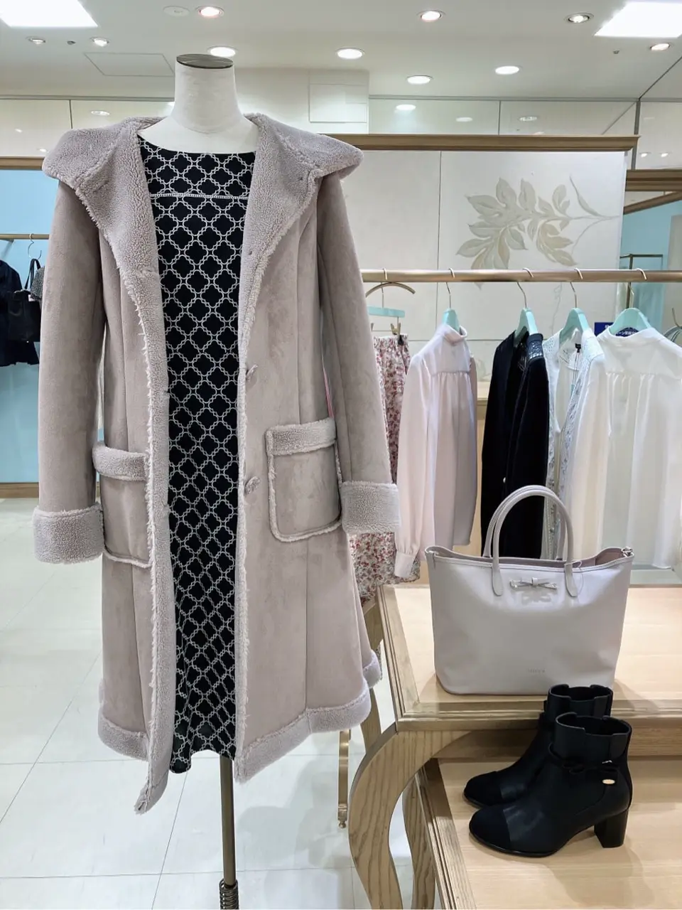  𝓕 コーディネート画像