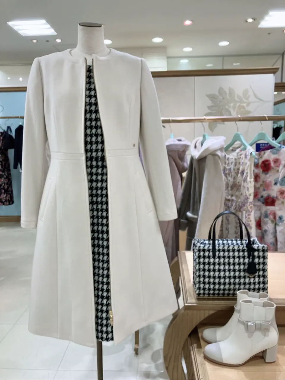  𝓕 コーディネート画像