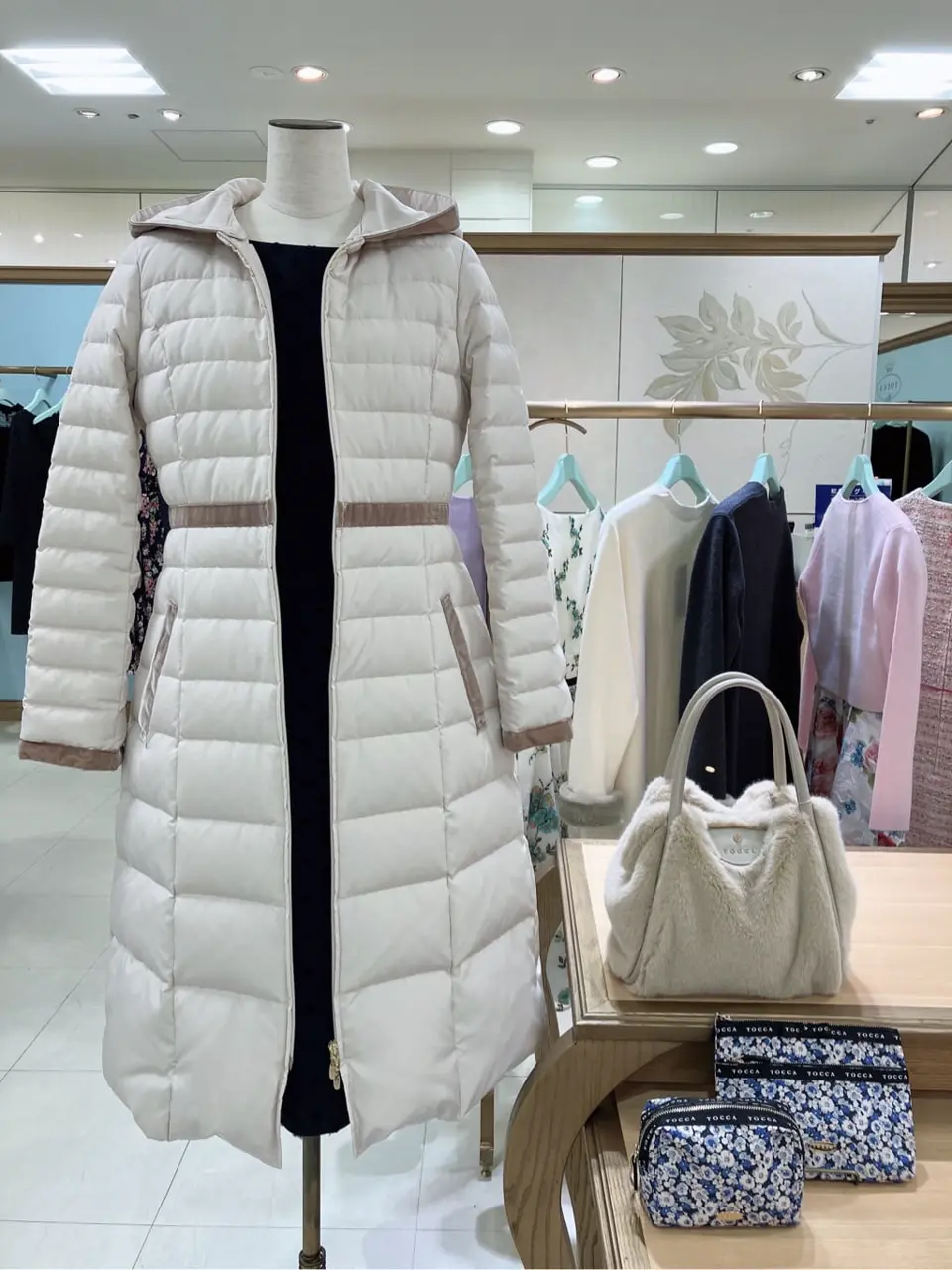  𝓕 コーディネート画像