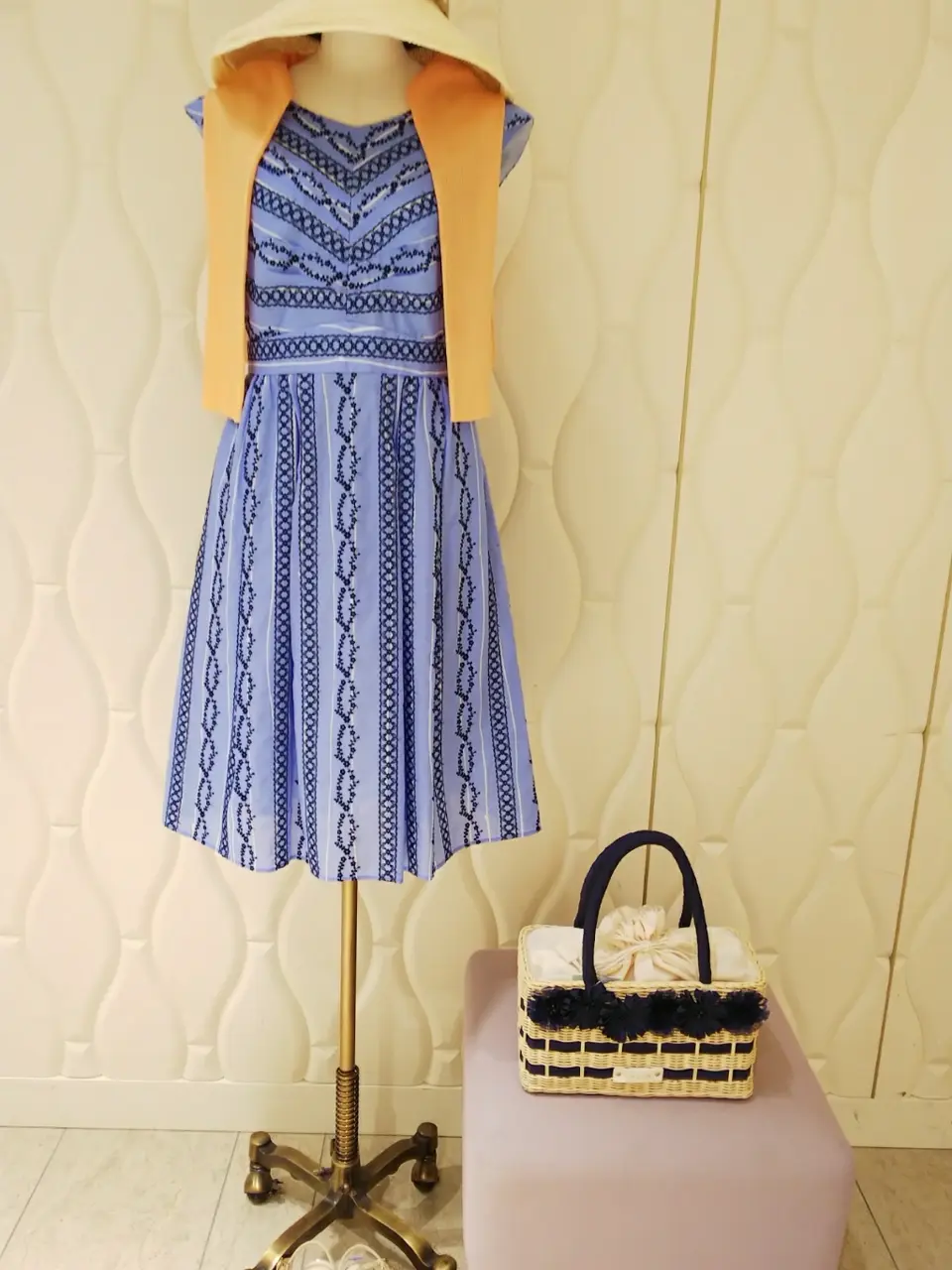  スタッフf コーディネート画像