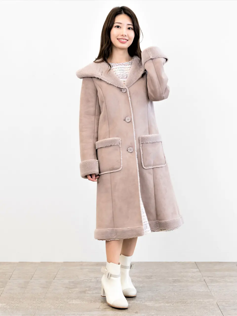  スタッフ akari コーディネート画像