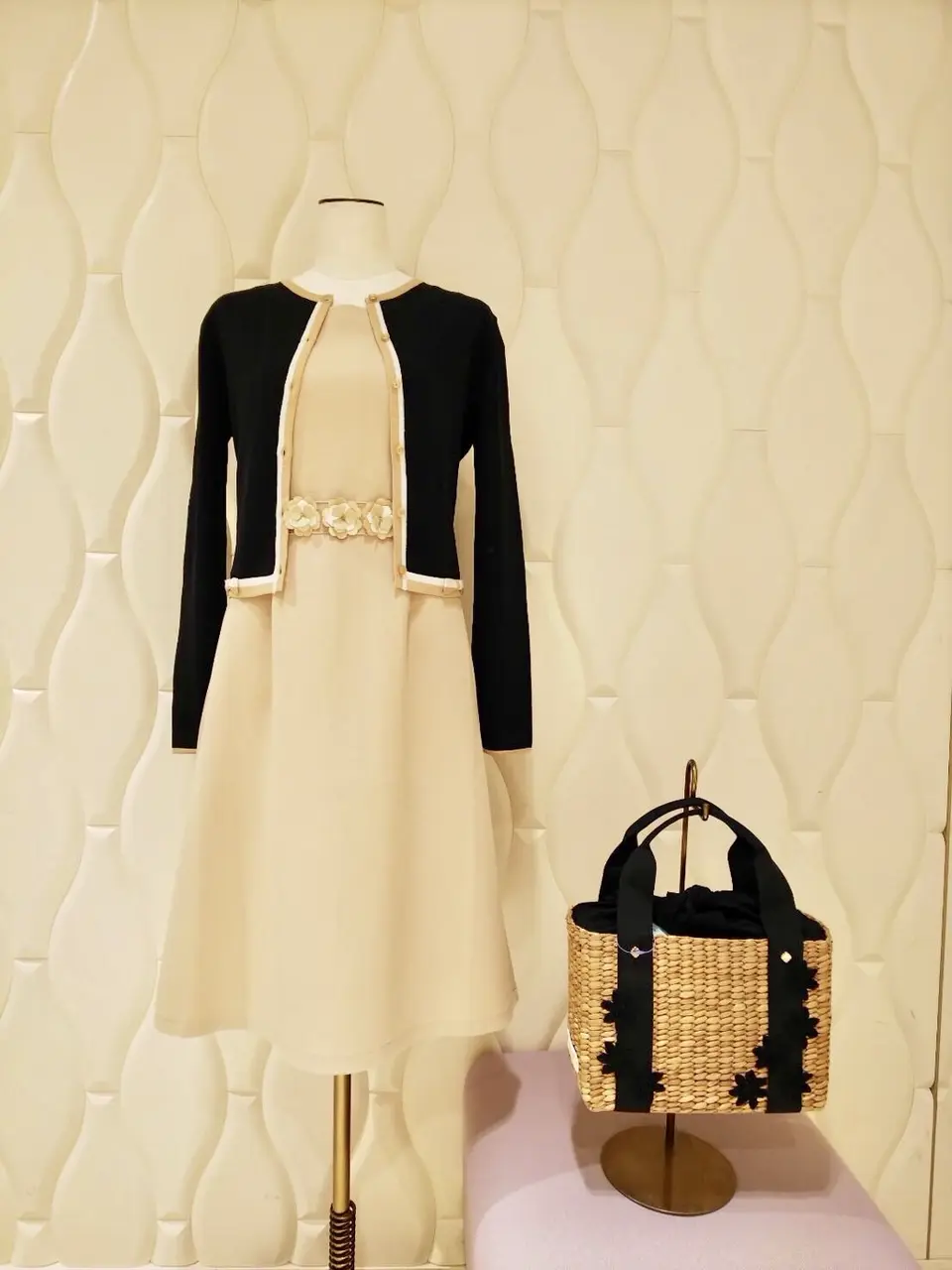  スタッフf コーディネート画像