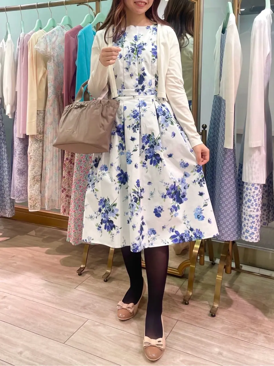  スタッフT コーディネート画像