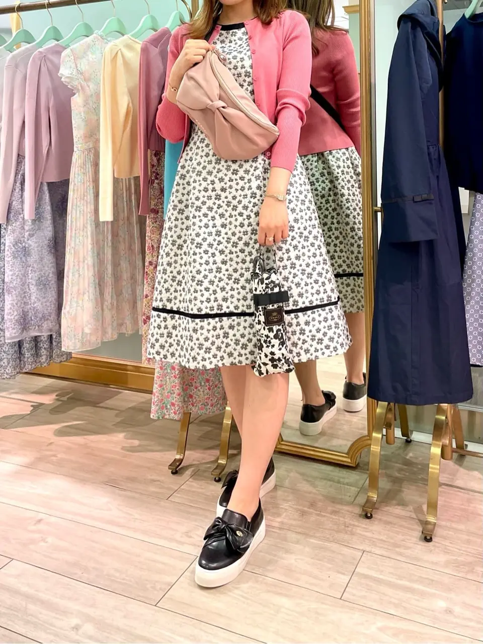  スタッフ ｍ コーディネート画像