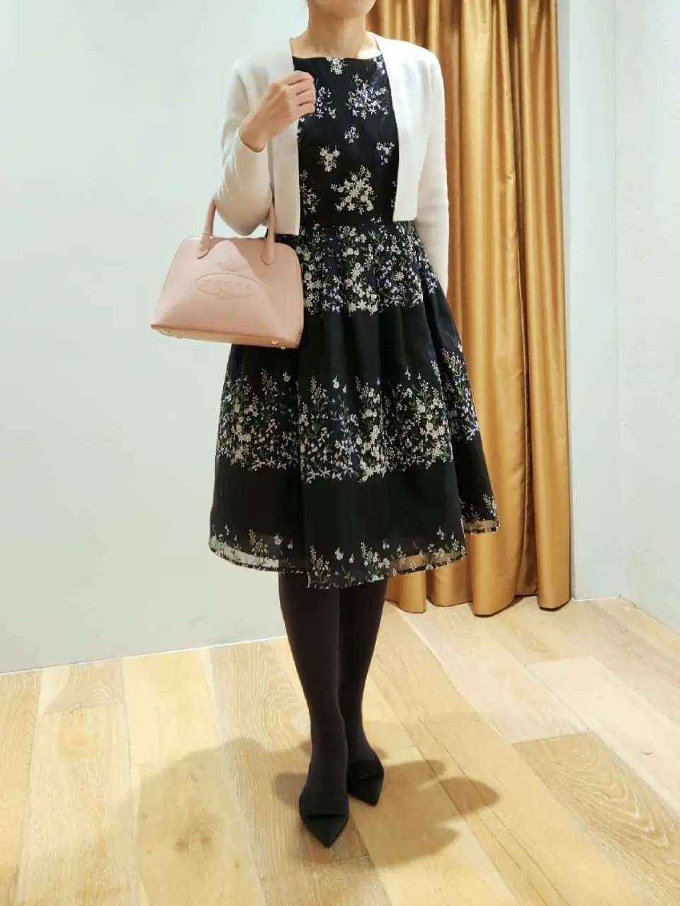  スタッフf コーディネート画像