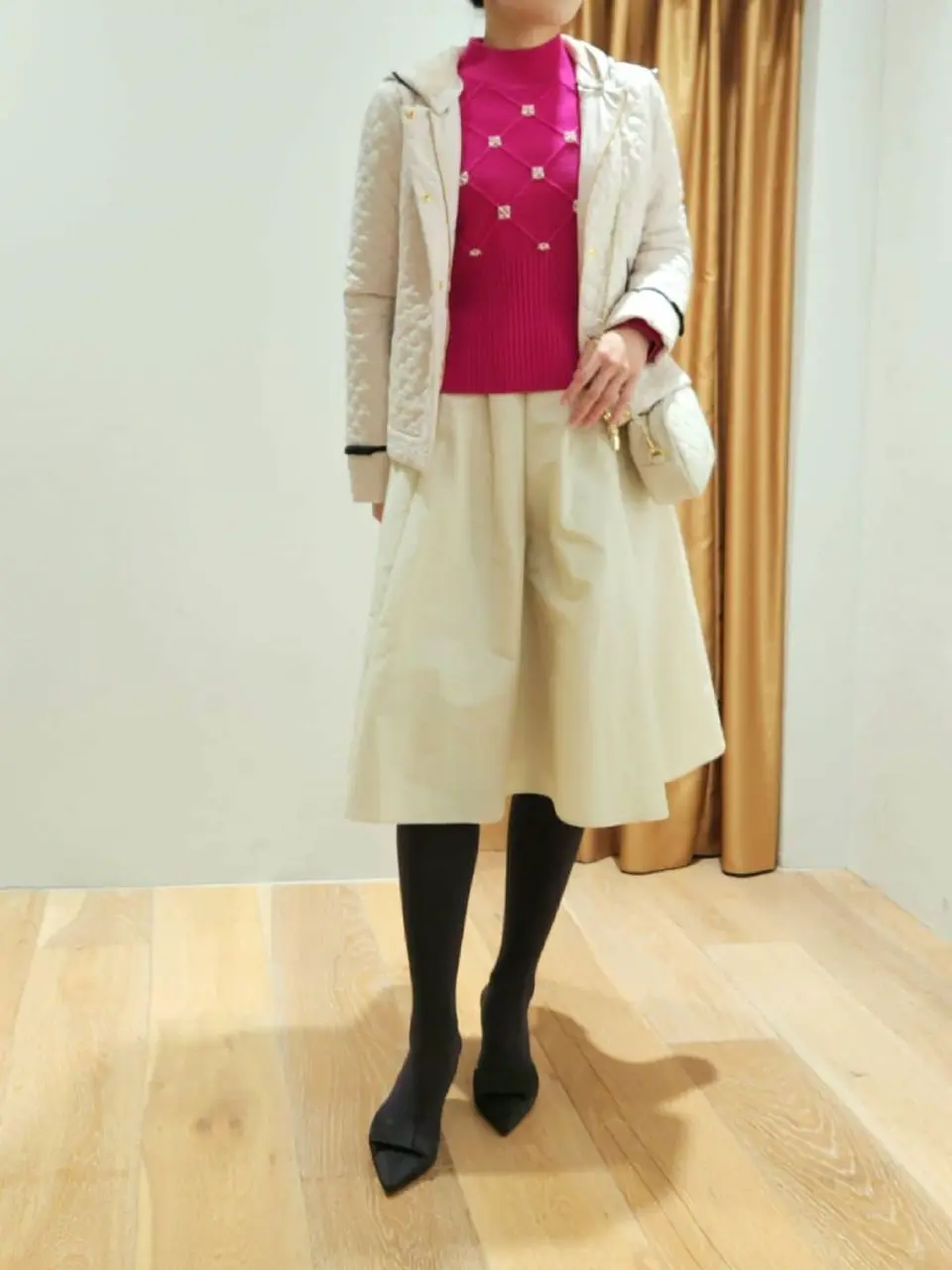  スタッフf コーディネート画像