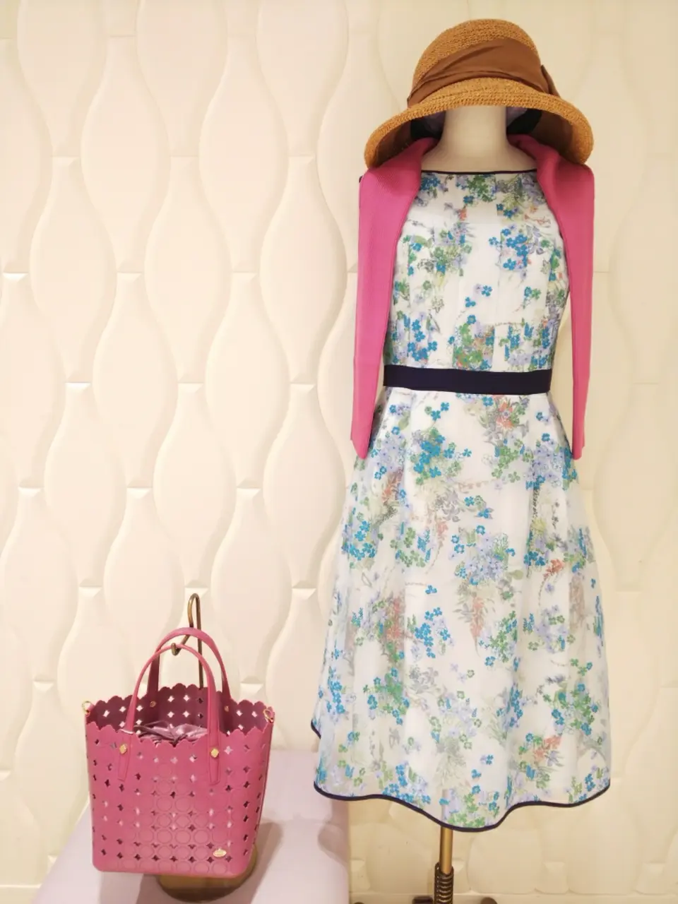  スタッフf コーディネート画像