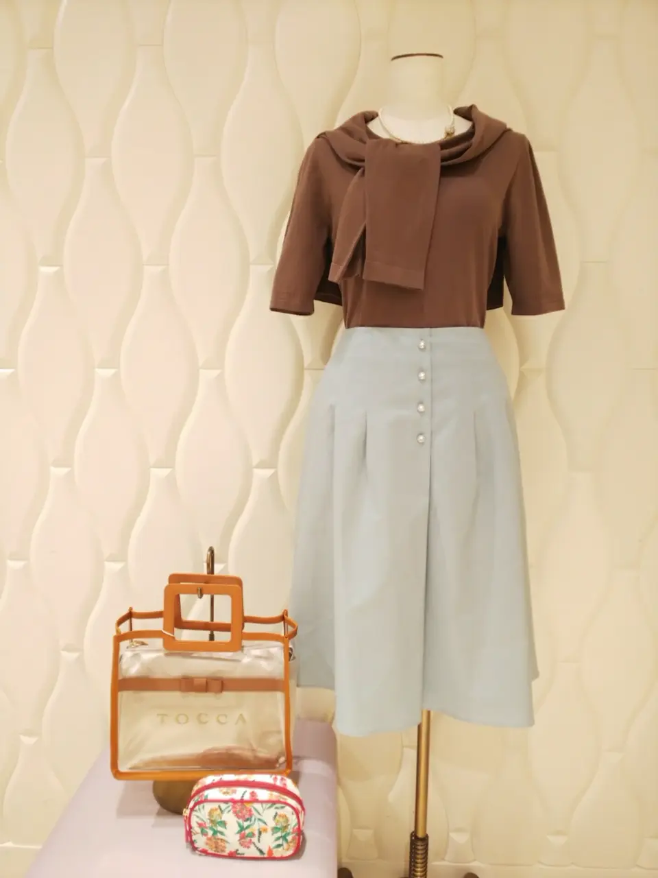  スタッフf コーディネート画像