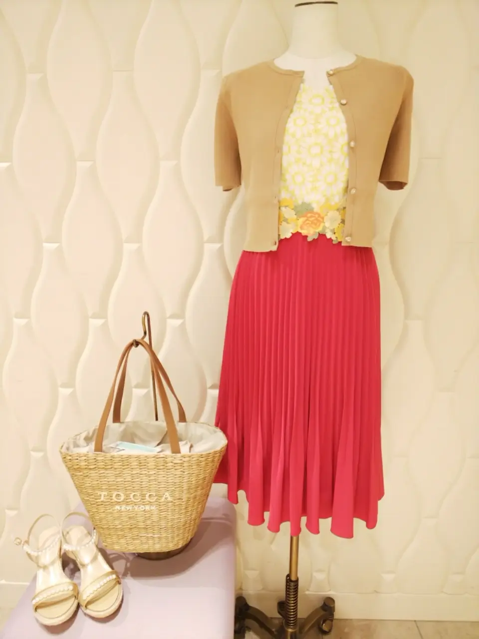  スタッフf コーディネート画像