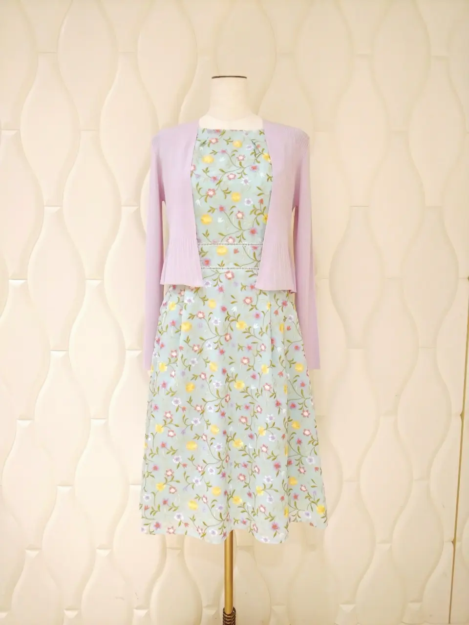  スタッフf コーディネート画像