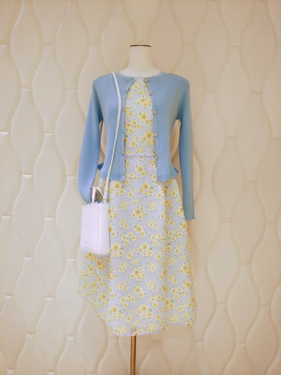  スタッフf コーディネート画像