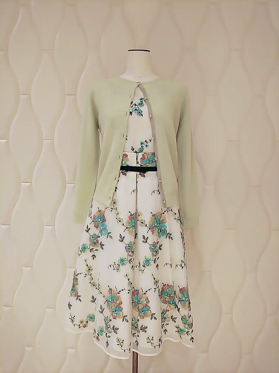  スタッフf コーディネート画像