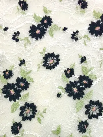 TOCCA スタッフT コーディネート画像