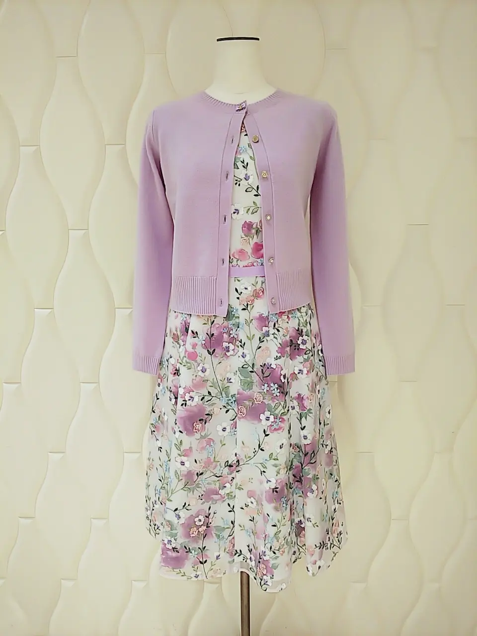  スタッフf コーディネート画像