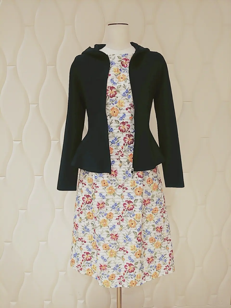  スタッフf コーディネート画像