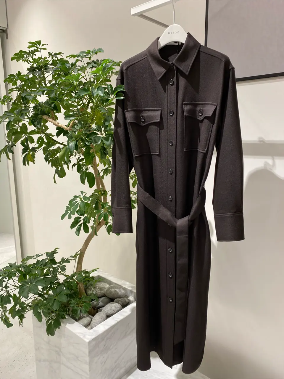 BEIGE， R.A コーディネート画像