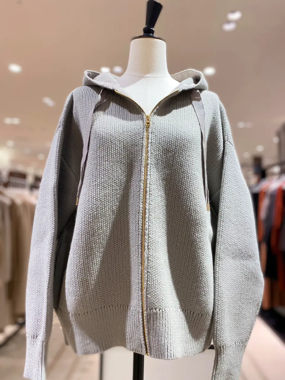 BEIGE， スタッフ コーディネート画像