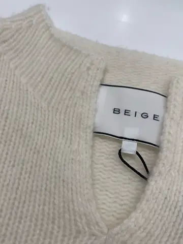 BEIGE， アライ コーディネート画像
