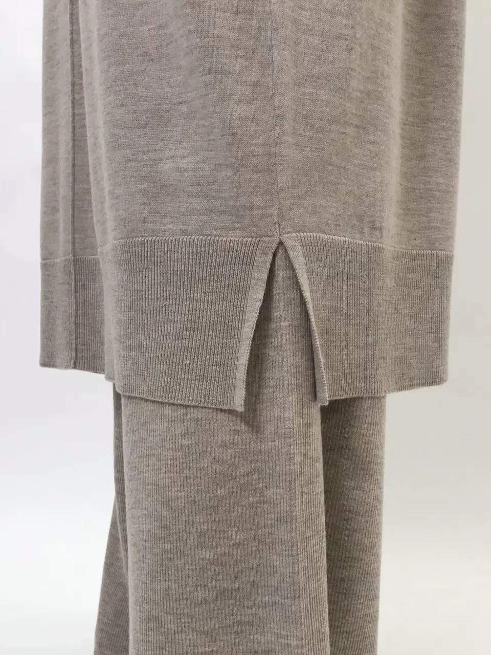 BEIGE， 宮坂 コーディネート画像